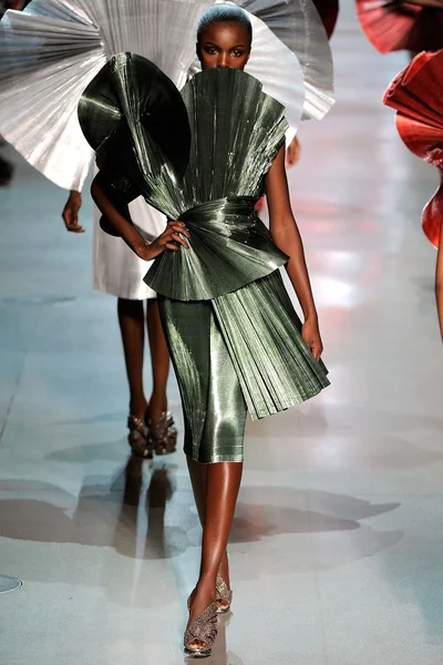 Look 34